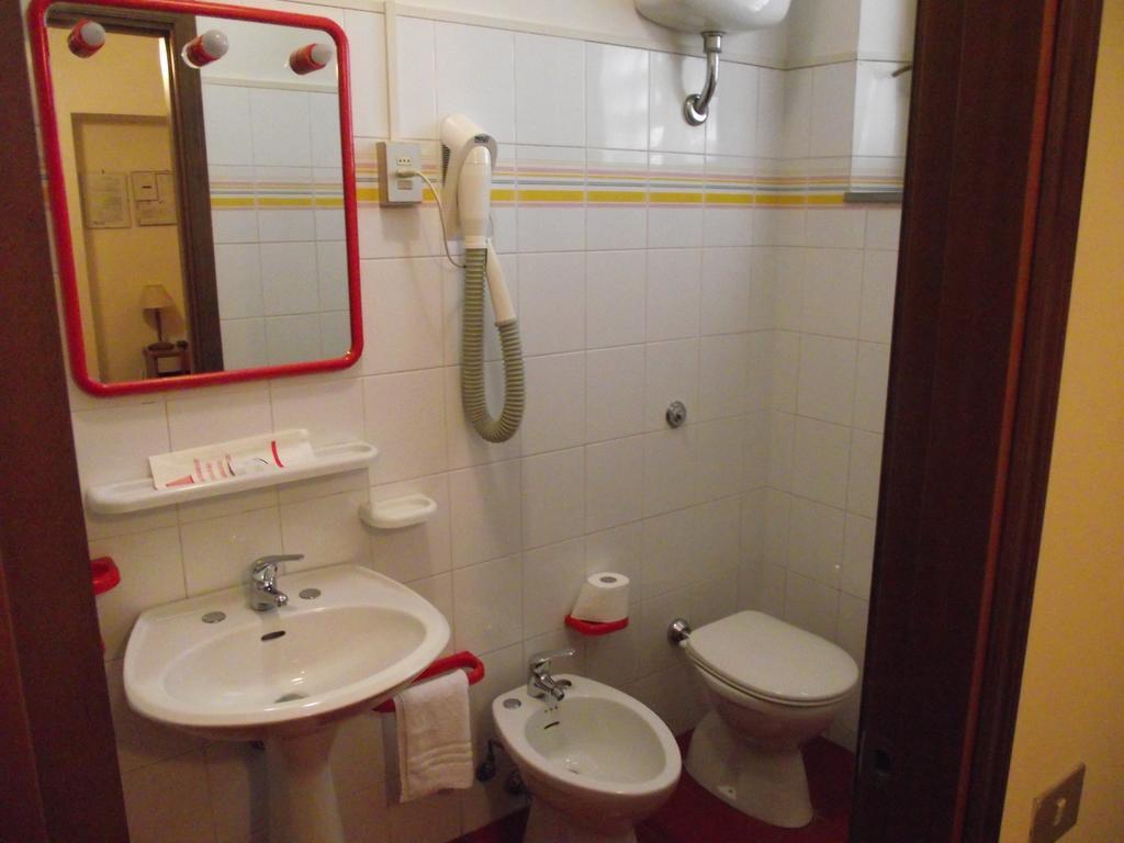 Inn Delfino Azzurro 2*